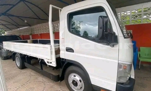 Buy Used Mitsubishi Attrage White Car in Luanda in Luanda Province Buy Used Mitsubishi Attrage White Car in Luanda in Luanda Province