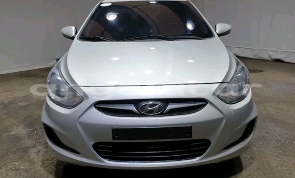 Acheter Occasion Voiture Hyundai Accent Gris à Luanda, Province de Luanda Acheter Occasion Voiture Hyundai Accent Gris à Luanda, Province de Luanda