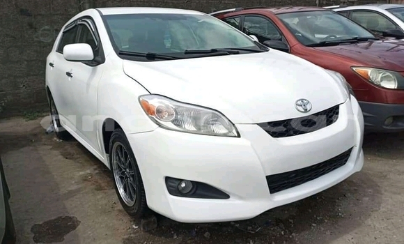 Comprar Usado Toyota Matrix Branco Carro em Benguela em Benguela Comprar Usado Toyota Matrix Branco Carro em Benguela em Benguela