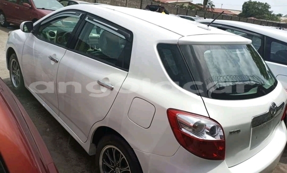 Comprar Usado Toyota Matrix Branco Carro em Benguela em Benguela Comprar Usado Toyota Matrix Branco Carro em Benguela em Benguela