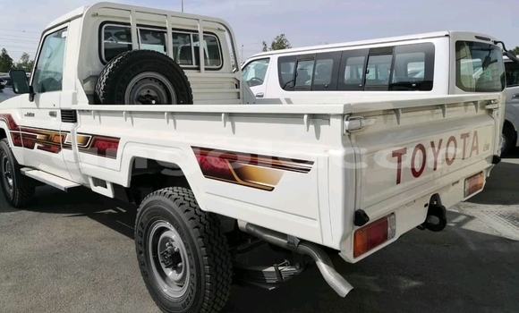Acheter Occasion Voiture Toyota Pickup Blanc à Benguela, Benguela Acheter Occasion Voiture Toyota Pickup Blanc à Benguela, Benguela