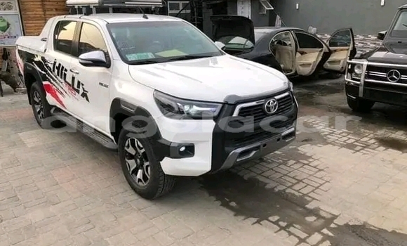 Buy Used Toyota Hilux White Car in Luanda in Luanda Province Buy Used Toyota Hilux White Car in Luanda in Luanda Province