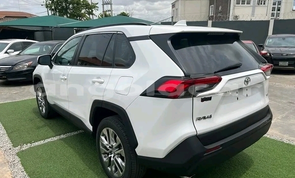 Buy Used Toyota RAV4 White Car in Luanda in Luanda Province Buy Used Toyota RAV4 White Car in Luanda in Luanda Province