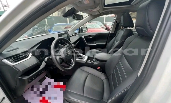Buy Used Toyota RAV4 White Car in Luanda in Luanda Province Buy Used Toyota RAV4 White Car in Luanda in Luanda Province