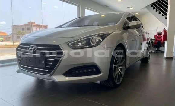 Acheter Occasion Voiture Hyundai i40 Gris à Luanda, Province de Luanda Acheter Occasion Voiture Hyundai i40 Gris à Luanda, Province de Luanda