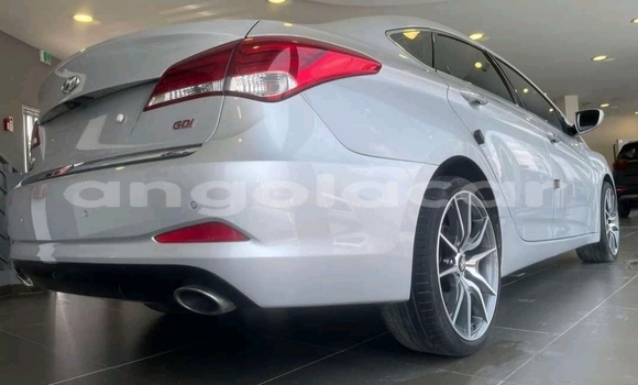 Acheter Occasion Voiture Hyundai i40 Gris à Luanda, Province de Luanda Acheter Occasion Voiture Hyundai i40 Gris à Luanda, Province de Luanda