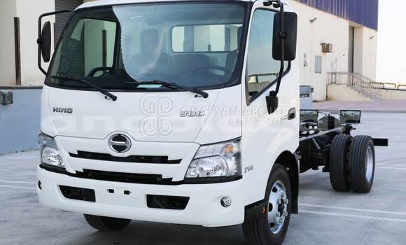 Acheter Neuf Utilitaire Hino 714 Blanc à Import - Dubai, Province de Bengo Acheter Neuf Utilitaire Hino 714 Blanc à Import - Dubai, Province de Bengo