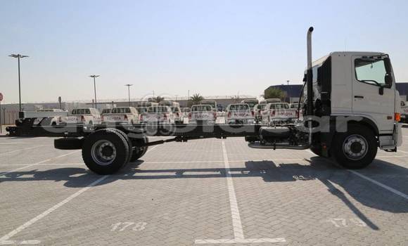 Acheter Neuf Utilitaire Hino GH Blanc à Import - Dubai, Province de Bengo Acheter Neuf Utilitaire Hino GH Blanc à Import - Dubai, Province de Bengo