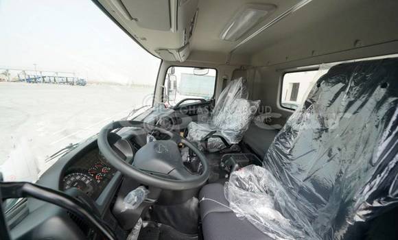 Acheter Neuf Utilitaire Hino SV Blanc à Import - Dubai, Province de Bengo Acheter Neuf Utilitaire Hino SV Blanc à Import - Dubai, Province de Bengo