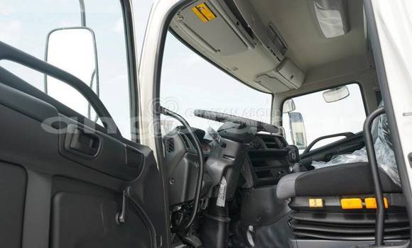 Acheter Neuf Utilitaire Hino SV Blanc à Import - Dubai, Province de Bengo Acheter Neuf Utilitaire Hino SV Blanc à Import - Dubai, Province de Bengo