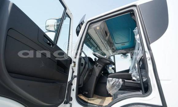 Acheter Neuf Utilitaire Iveco Trakker Blanc à Import - Dubai, Province de Bengo Acheter Neuf Utilitaire Iveco Trakker Blanc à Import - Dubai, Province de Bengo
