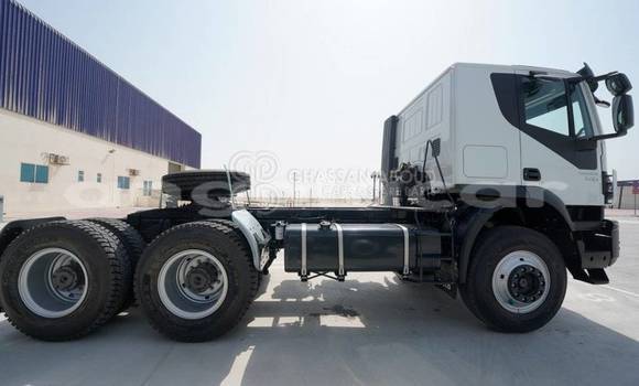 Acheter Neuf Utilitaire Iveco Trakker Blanc à Import - Dubai, Province de Bengo Acheter Neuf Utilitaire Iveco Trakker Blanc à Import - Dubai, Province de Bengo