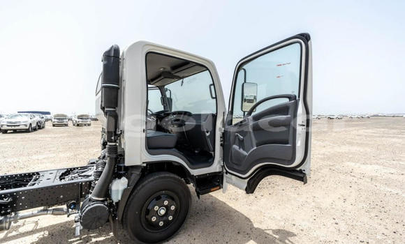 Acheter Neuf Utilitaire Isuzu NPR 85H Blanc à Import - Dubai, Province de Bengo Acheter Neuf Utilitaire Isuzu NPR 85H Blanc à Import - Dubai, Province de Bengo