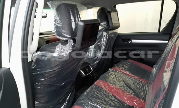 Buy Used Toyota Hilux White Car in Luanda in Luanda Province Buy Used Toyota Hilux White Car in Luanda in Luanda Province