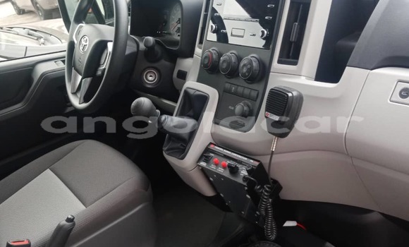 Comprar Usado Toyota Hiace Outro Carro em Luanda em Luanda Province Comprar Usado Toyota Hiace Outro Carro em Luanda em Luanda Province