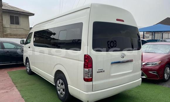 Buy Used Toyota Hiace White Car in Luanda in Luanda Province Buy Used Toyota Hiace White Car in Luanda in Luanda Province