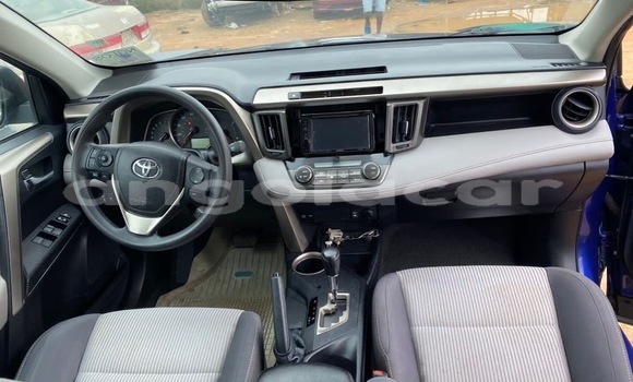 Comprar Usado Toyota RAV4 Azul Carro em Luanda em Luanda Province Comprar Usado Toyota RAV4 Azul Carro em Luanda em Luanda Province