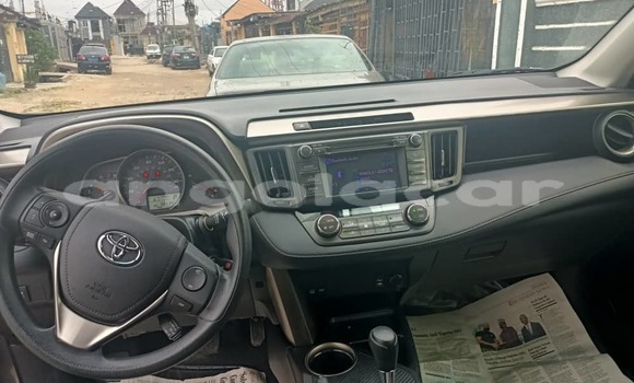 Acheter Occasion Voiture Toyota RAV4 Gris à Luanda, Province de Luanda Acheter Occasion Voiture Toyota RAV4 Gris à Luanda, Province de Luanda