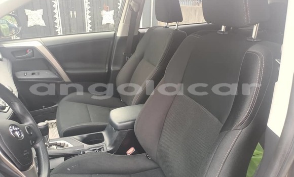 Acheter Occasion Voiture Toyota RAV4 Gris à Luanda, Province de Luanda Acheter Occasion Voiture Toyota RAV4 Gris à Luanda, Province de Luanda