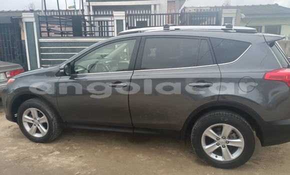 Acheter Occasion Voiture Toyota RAV4 Gris à Luanda, Province de Luanda Acheter Occasion Voiture Toyota RAV4 Gris à Luanda, Province de Luanda