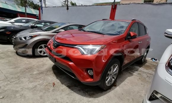 Acheter Occasion Voiture Toyota RAV4 Rouge à Luena, Moxico