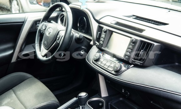 Acheter Occasion Voiture Toyota RAV4 Blanc à Luena, Moxico Acheter Occasion Voiture Toyota RAV4 Blanc à Luena, Moxico