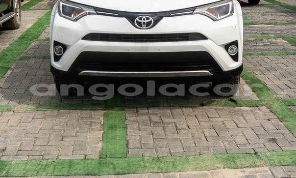 Acheter Occasion Voiture Toyota RAV4 Blanc à Luena, Moxico Acheter Occasion Voiture Toyota RAV4 Blanc à Luena, Moxico