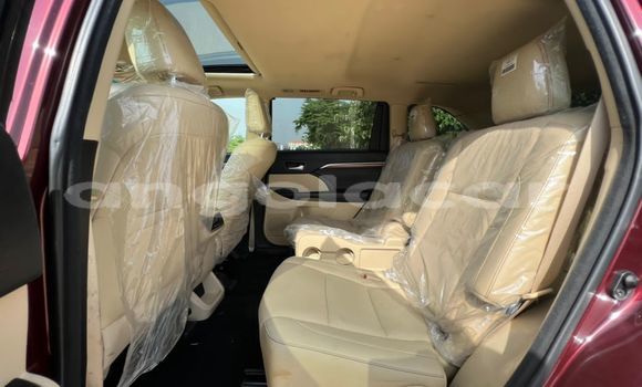Comprar Usado Toyota Highlander Vermelho Carro em Luanda em Luanda Province Comprar Usado Toyota Highlander Vermelho Carro em Luanda em Luanda Province
