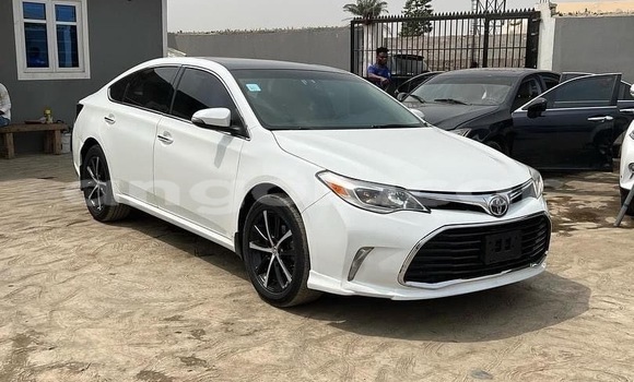 Comprar Usado Toyota Avalon Branco Carro em Luena em Moxico Comprar Usado Toyota Avalon Branco Carro em Luena em Moxico