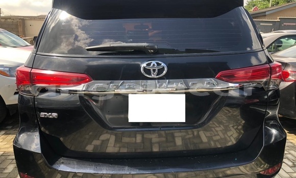 Acheter Occasion Voiture Toyota Fortuner Noir à Luena, Moxico Acheter Occasion Voiture Toyota Fortuner Noir à Luena, Moxico