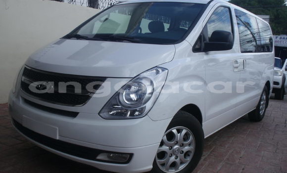Buy Used Hyundai H1 White Car in Luena in Moxico