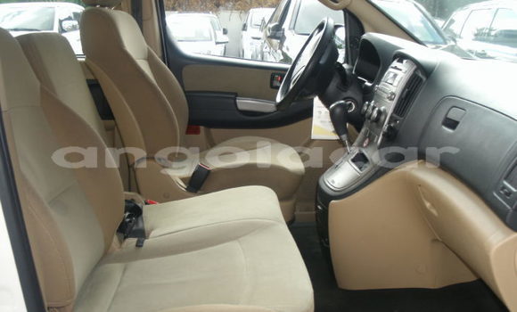 Acheter Occasion Voiture Hyundai H1 Blanc à Luena, Moxico Acheter Occasion Voiture Hyundai H1 Blanc à Luena, Moxico