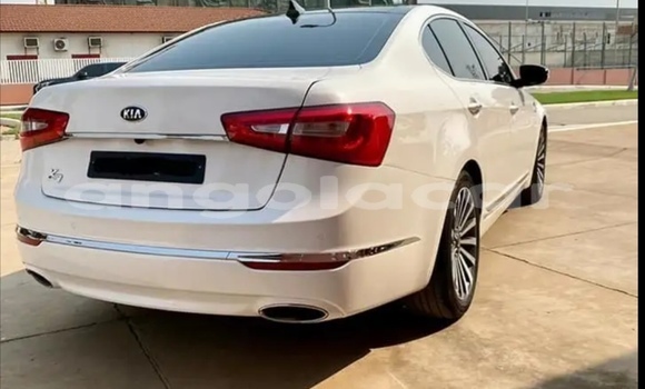 Acheter Occasion Voiture Kia K7 Blanc à Luanda, Province de Luanda Acheter Occasion Voiture Kia K7 Blanc à Luanda, Province de Luanda