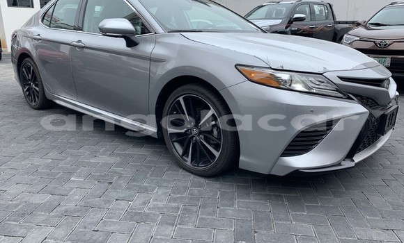 Comprar Novo Toyota Camry (Japan) Prata Carro em Luanda em Luanda Province