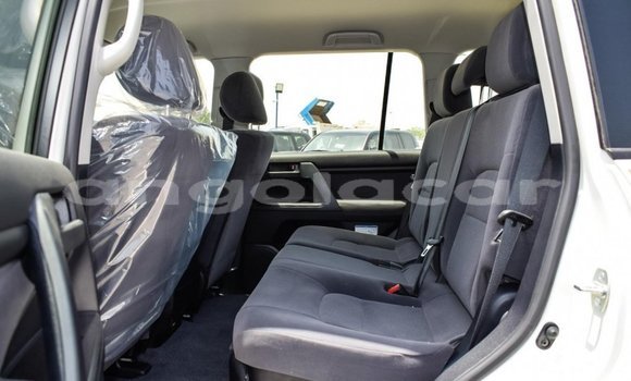 Comprar Novo Toyota Land Cruiser Branco Carro em Benguela em Benguela Comprar Novo Toyota Land Cruiser Branco Carro em Benguela em Benguela