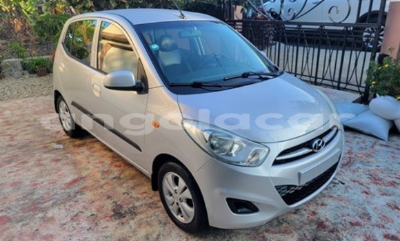 Buy Used Hyundai i10 Silver Car in Luanda in Luanda Province