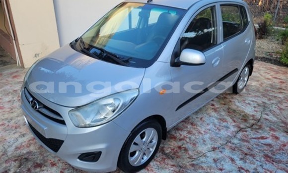 Buy Used Hyundai i10 Silver Car in Luanda in Luanda Province Buy Used Hyundai i10 Silver Car in Luanda in Luanda Province