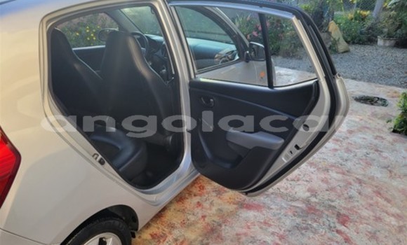 Buy Used Hyundai i10 Silver Car in Luanda in Luanda Province Buy Used Hyundai i10 Silver Car in Luanda in Luanda Province