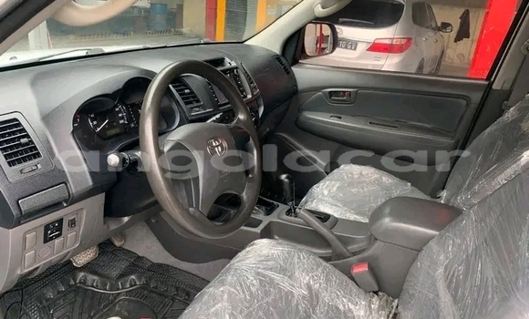 Buy Used Toyota Hilux White Car in Luanda in Luanda Province Buy Used Toyota Hilux White Car in Luanda in Luanda Province