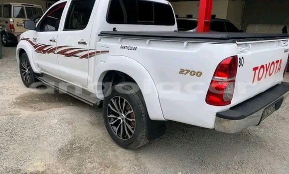 Buy Used Toyota Hilux White Car in Luanda in Luanda Province Buy Used Toyota Hilux White Car in Luanda in Luanda Province
