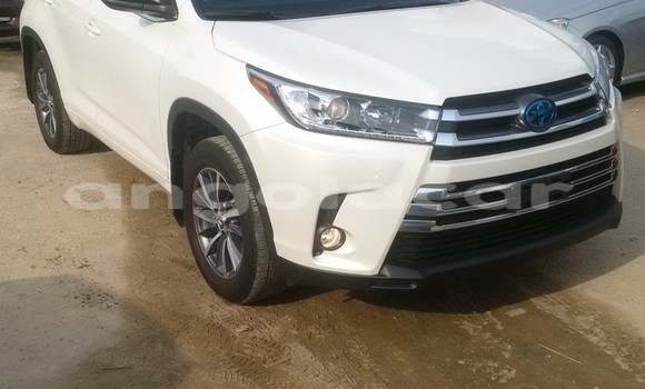 Buy Used Toyota Highlander White Car in Luanda in Luanda Province Buy Used Toyota Highlander White Car in Luanda in Luanda Province
