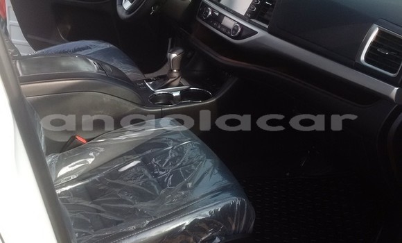 Buy Used Toyota Highlander White Car in Luanda in Luanda Province Buy Used Toyota Highlander White Car in Luanda in Luanda Province