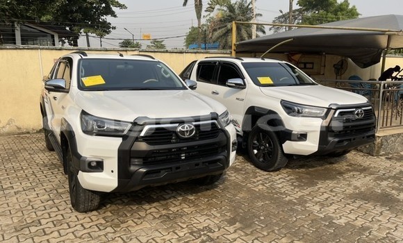Acheter Occasion Voiture Toyota Hilux Blanc à Luanda, Province de Luanda