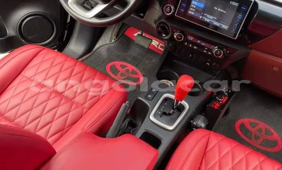 Comprar Usado Toyota Hilux Preto Carro em Luena em Moxico Comprar Usado Toyota Hilux Preto Carro em Luena em Moxico