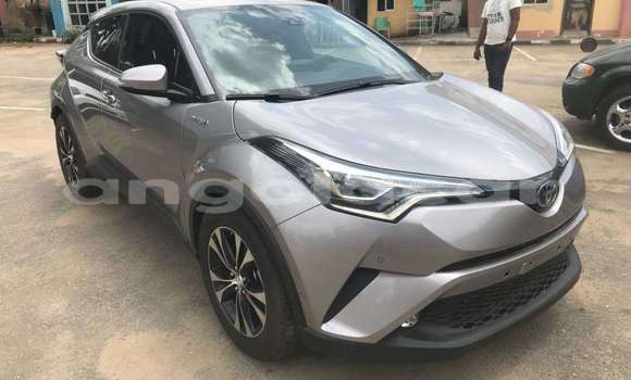Acheter Occasion Voiture Toyota C-HR Gris à Luanda, Province de Luanda