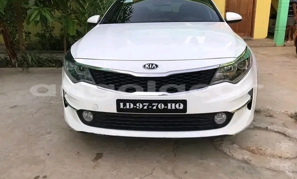 Acheter Occasion Voiture Kia K5 Blanc à Luena, Moxico Acheter Occasion Voiture Kia K5 Blanc à Luena, Moxico