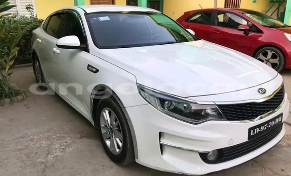 Comprar Usado Kia K5 Branco Carro em Luena em Moxico Comprar Usado Kia K5 Branco Carro em Luena em Moxico
