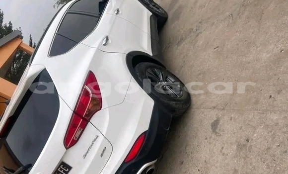 Buy Used Hyundai Santa Fe White Car in Luanda in Luanda Province Buy Used Hyundai Santa Fe White Car in Luanda in Luanda Province