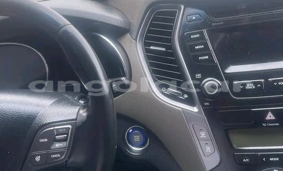 Buy Used Hyundai Santa Fe White Car in Luanda in Luanda Province Buy Used Hyundai Santa Fe White Car in Luanda in Luanda Province