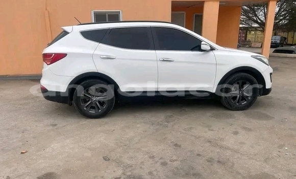 Buy Used Hyundai Santa Fe White Car in Luanda in Luanda Province Buy Used Hyundai Santa Fe White Car in Luanda in Luanda Province
